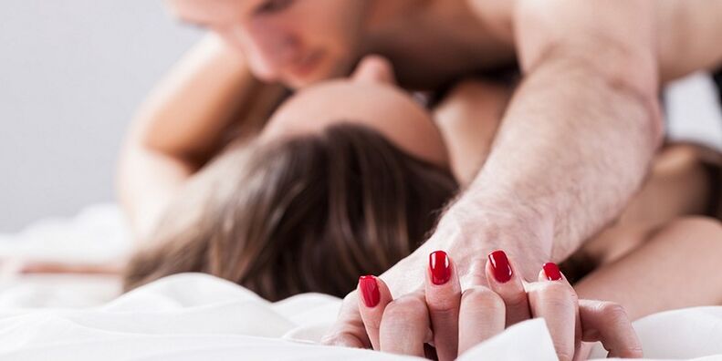 intimnost s dodatkom za povećanje penisa